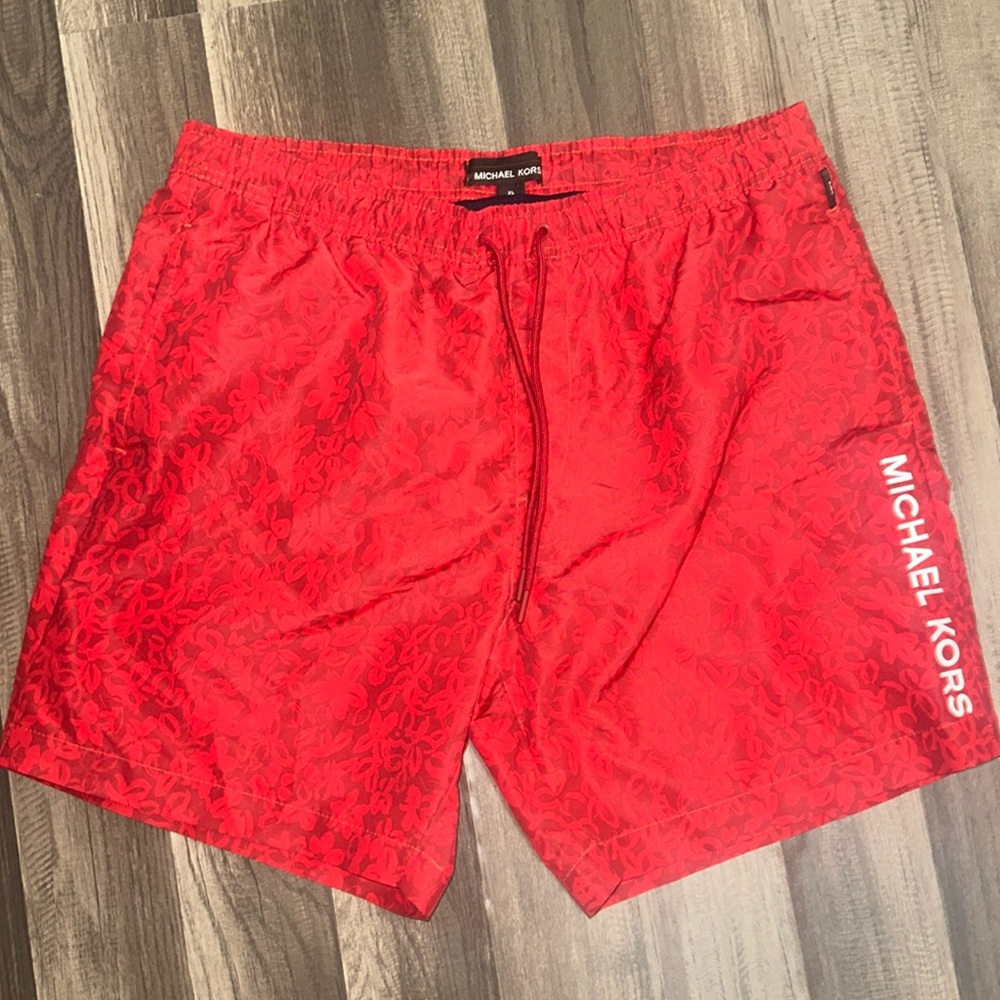 men’s swim trunks